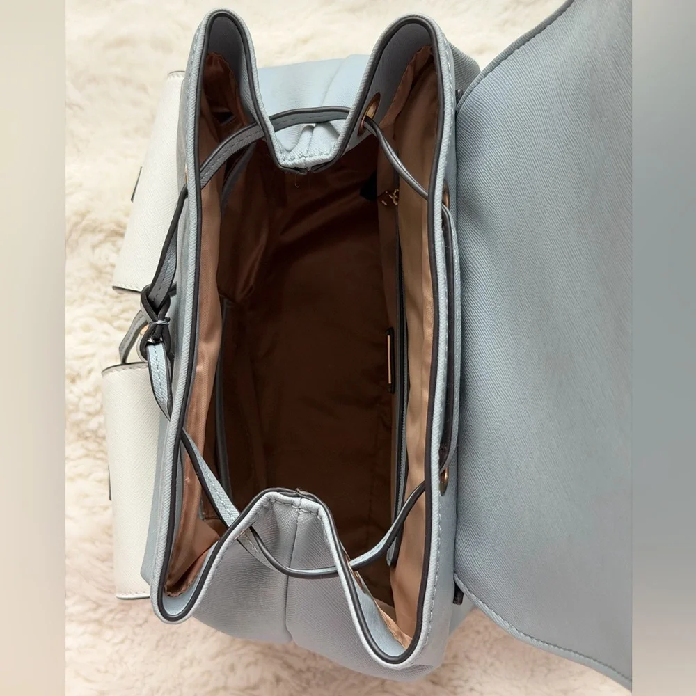 Everyday GUESS Gammill White, Light Blue & Black Dual Buckled Pockets Backpack